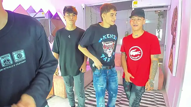 Snapshot of Houseofwarrios chatting on November 13, 2025, 6:01 am Houseofwarrios online show from November 13, 2025, 6:01 am