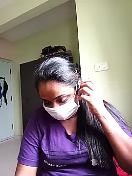 queendivya online show from October 4, 2025, 5:05 am