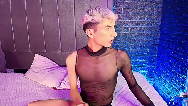 Snapshot of Erick_Velveth chatting on November 18, 2025, 4:50 am Erick Velveth online show from November 18, 2025, 4:50 am