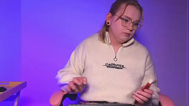 Snapshot of lame_cat chatting on October 2, 2025, 12:28 am lame cat online show from October 2, 2025, 12:28 am