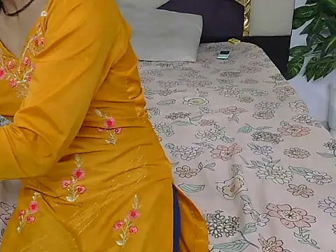 Snapshot of Lovelyy-couple chatting on November 15, 2025, 10:56 am Lovelyy-couple online show from November 15, 2025, 10:56 am