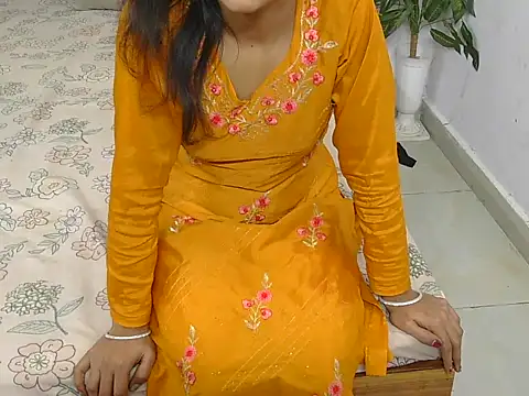 Snapshot of Lovelyy-couple chatting on November 23, 2025, 12:27 pm Lovelyy-couple online show from November 23, 2025, 12:27 pm