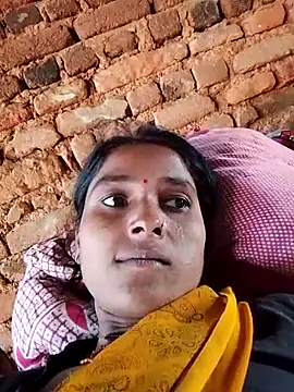 Snapshot of Hot_reshmaji chatting on April 15, 2026, 6:31 am Hot reshmaji online show from April 15, 2026, 6:31 am