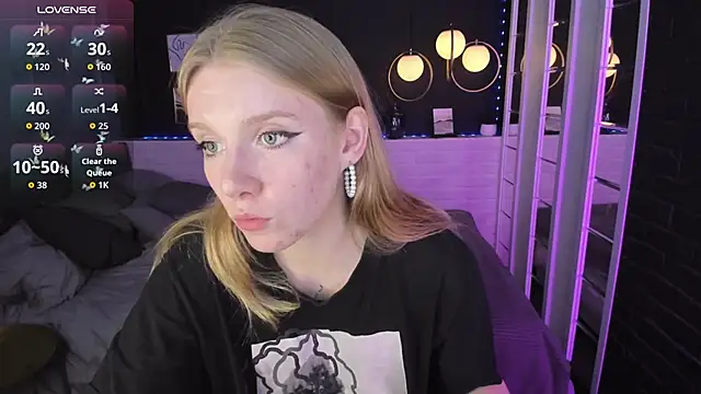 Layla Glam online show from September 20, 2025, 1:34 pm