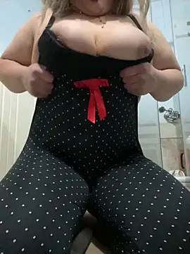 Snapshot of Heidaa chatting on November 18, 2025, 6:01 pm Heidaa online show from November 18, 2025, 6:01 pm