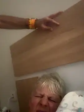 Snapshot of VyC7564 chatting on October 13, 2025, 2:22 am VyC7564 online show from October 13, 2025, 2:22 am