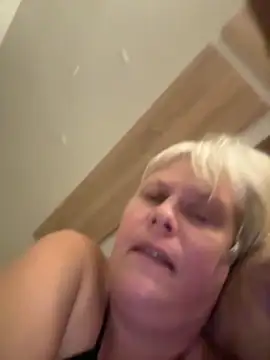 Snapshot of VyC7564 chatting on November 5, 2025, 12:10 am VyC7564 online show from November 5, 2025, 12:10 am