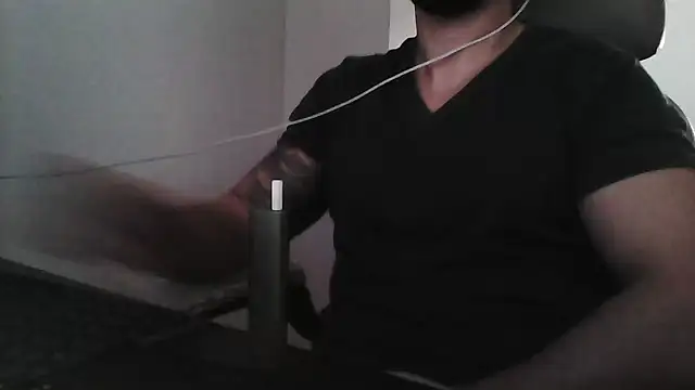 Snapshot of yourfantasy777 chatting on March 22, 2026, 6:22 pm yourfantasy777 online show from March 22, 2026, 6:22 pm