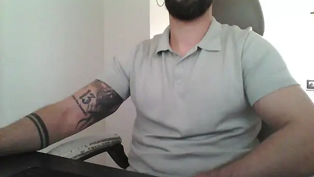 Snapshot of yourfantasy777 chatting on March 26, 2026, 3:17 pm yourfantasy777 online show from March 26, 2026, 3:17 pm