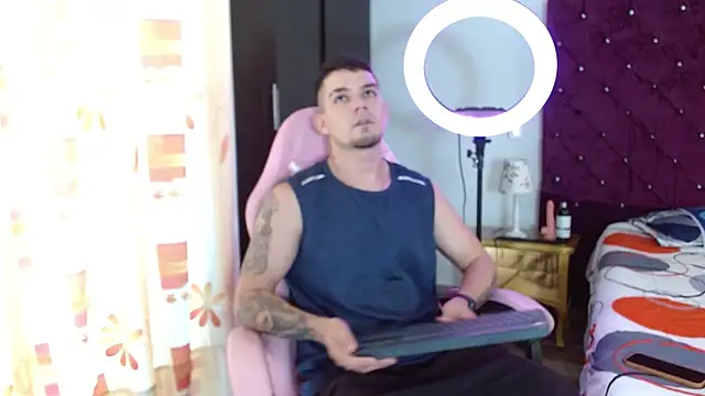 BooyHott  online show from November 1, 2025, 6:54 pm