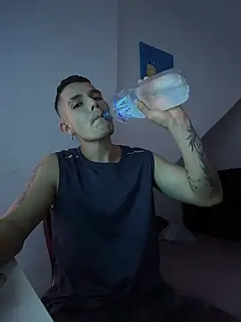 BooyHott  online show from December 1, 2025, 9:09 pm