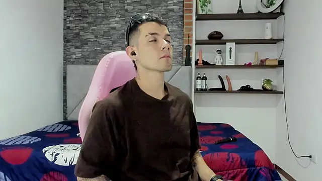 BooyHott  online show from February 27, 2026, 7:14 pm