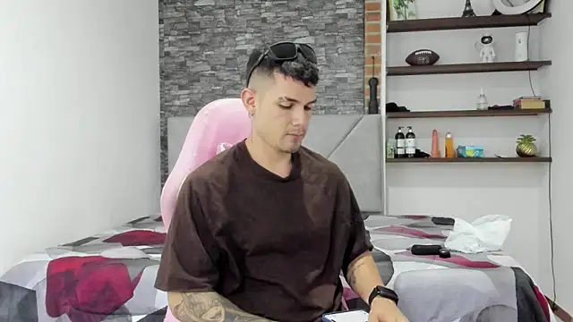 BooyHott  online show from March 7, 2026, 7:11 pm