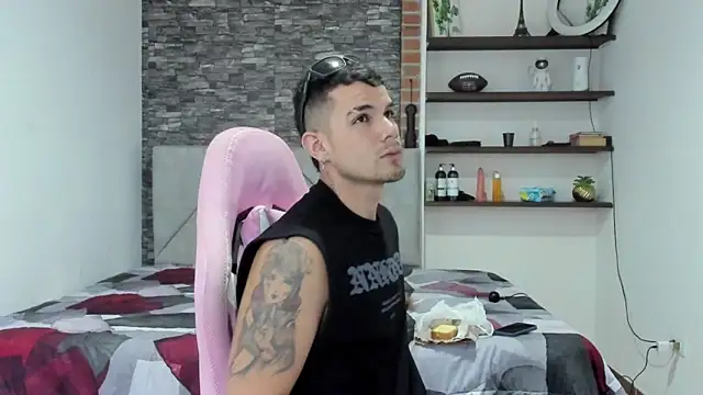 BooyHott  online show from March 9, 2026, 7:51 pm