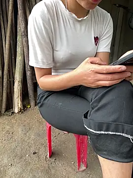 phuongxinhxan online show from April 27, 2026, 2:09 am