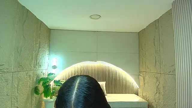 dany r  online show from November 28, 2025, 1:03 pm