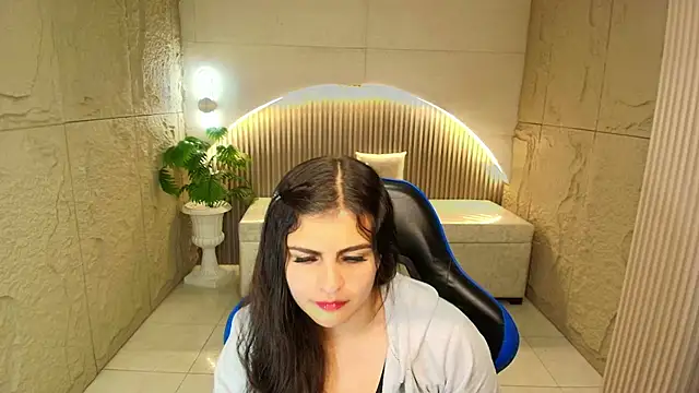 dany r  online show from April 23, 2026, 1:13 pm