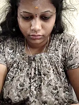 Snapshot of sweetqueen143 chatting on October 1, 2025, 5:02 am sweetqueen143 online show from October 1, 2025, 5:02 am