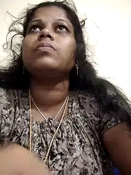 Snapshot of sweetqueen143 chatting on October 1, 2025, 5:30 pm sweetqueen143 online show from October 1, 2025, 5:30 pm