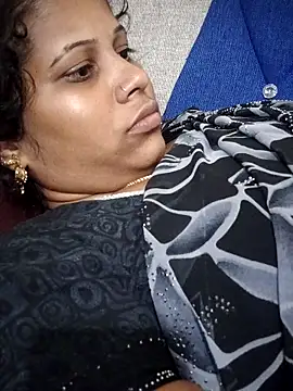 Snapshot of sweetqueen143 chatting on October 10, 2025, 4:50 pm sweetqueen143 online show from October 10, 2025, 4:50 pm