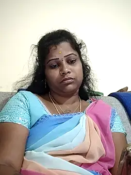 Snapshot of sweetqueen143 chatting on October 16, 2025, 5:25 pm sweetqueen143 online show from October 16, 2025, 5:25 pm