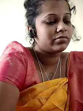 Snapshot of sweetqueen143 chatting on October 18, 2025, 5:43 am sweetqueen143 online show from October 18, 2025, 5:43 am