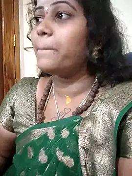 Snapshot of sweetqueen143 chatting on October 22, 2025, 3:56 pm sweetqueen143 online show from October 22, 2025, 3:56 pm