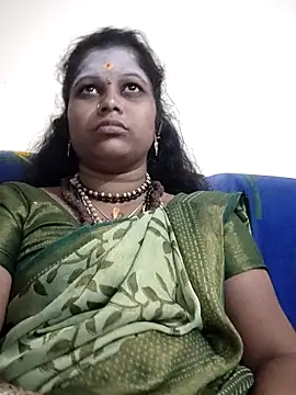 Snapshot of sweetqueen143 chatting on October 25, 2025, 4:35 pm sweetqueen143 online show from October 25, 2025, 4:35 pm