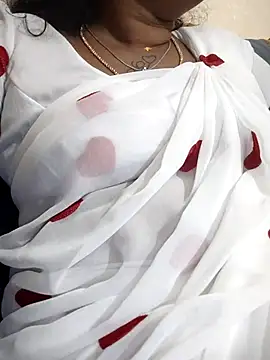 Snapshot of sweetqueen143 chatting on November 2, 2025, 1:35 pm sweetqueen143 online show from November 2, 2025, 1:35 pm