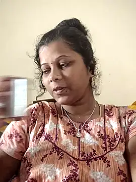 Snapshot of sweetqueen143 chatting on November 3, 2025, 2:57 am sweetqueen143 online show from November 3, 2025, 2:57 am