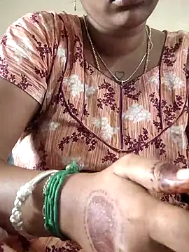 Snapshot of sweetqueen143 chatting on November 4, 2025, 3:27 am sweetqueen143 online show from November 4, 2025, 3:27 am