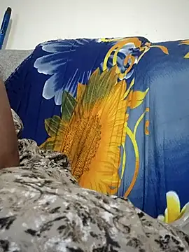 Snapshot of sweetqueen143 chatting on November 4, 2025, 4:06 pm sweetqueen143 online show from November 4, 2025, 4:06 pm