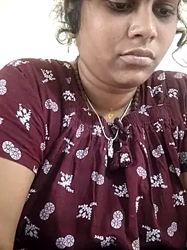 Snapshot of sweetqueen143 chatting on November 6, 2025, 4:02 am sweetqueen143 online show from November 6, 2025, 4:02 am