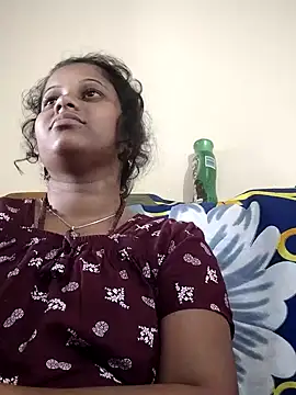 Snapshot of sweetqueen143 chatting on November 7, 2025, 4:12 am sweetqueen143 online show from November 7, 2025, 4:12 am