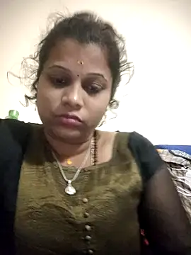 Snapshot of sweetqueen143 chatting on November 15, 2025, 5:31 pm sweetqueen143 online show from November 15, 2025, 5:31 pm