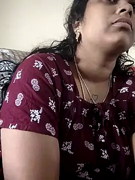 Snapshot of sweetqueen143 chatting on November 19, 2025, 4:12 am sweetqueen143 online show from November 19, 2025, 4:12 am