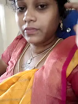 Snapshot of sweetqueen143 chatting on November 22, 2025, 4:44 am sweetqueen143 online show from November 22, 2025, 4:44 am