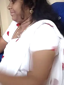 Snapshot of sweetqueen143 chatting on November 22, 2025, 4:50 pm sweetqueen143 online show from November 22, 2025, 4:50 pm