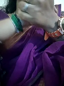 Snapshot of sweetqueen143 chatting on December 4, 2025, 3:10 pm sweetqueen143 online show from December 4, 2025, 3:10 pm