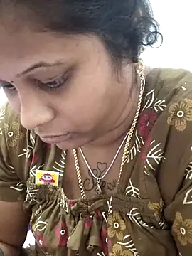 sweetqueen143 online show from February 8, 2026, 11:57 am