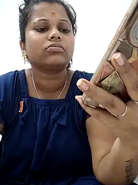 sweetqueen143 online show from February 15, 2026, 8:02 am