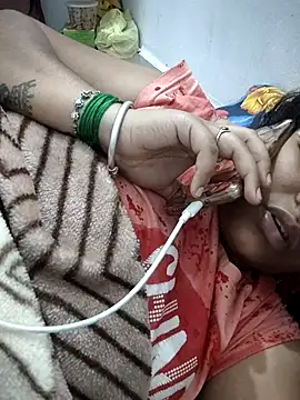 sweetqueen143 online show from March 12, 2026, 4:29 am