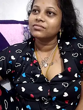 sweetqueen143 online show from May 16, 2026, 3:44 pm