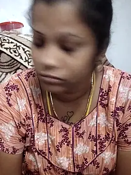 sweetqueen143 online show from June 16, 2026, 4:15 am