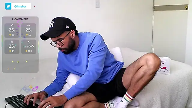 htrebor87 online show from February 16, 2026, 6:59 pm