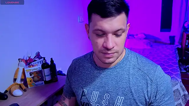 Snapshot of ryden_01 chatting on September 29, 2025, 4:17 am ryden 01 online show from September 29, 2025, 4:17 am