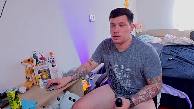 Snapshot of ryden_01 chatting on October 22, 2025, 4:29 pm ryden 01 online show from October 22, 2025, 4:29 pm