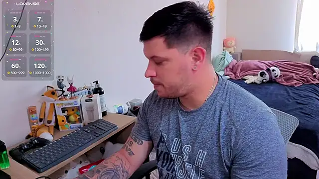 Snapshot of ryden_01 chatting on November 20, 2025, 3:45 pm ryden 01 online show from November 20, 2025, 3:45 pm