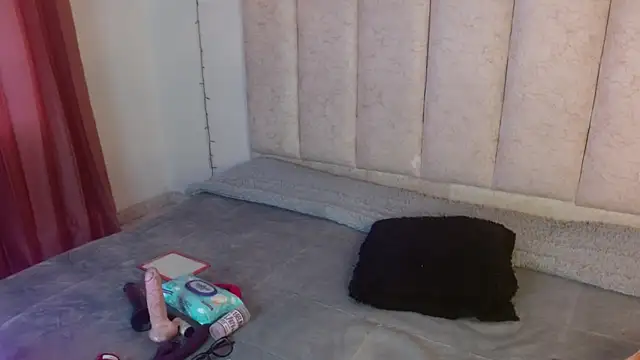 ladymooncs online show from June 4, 2026, 9:32 pm