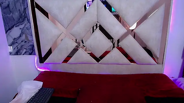 ladymooncs online show from August 2, 2026, 9:57 pm